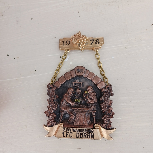 Rare German Metal 1978 6. IVV Wanderung TSV Armsheim-Schimsheim Pin Medal - Picture 3 of 6